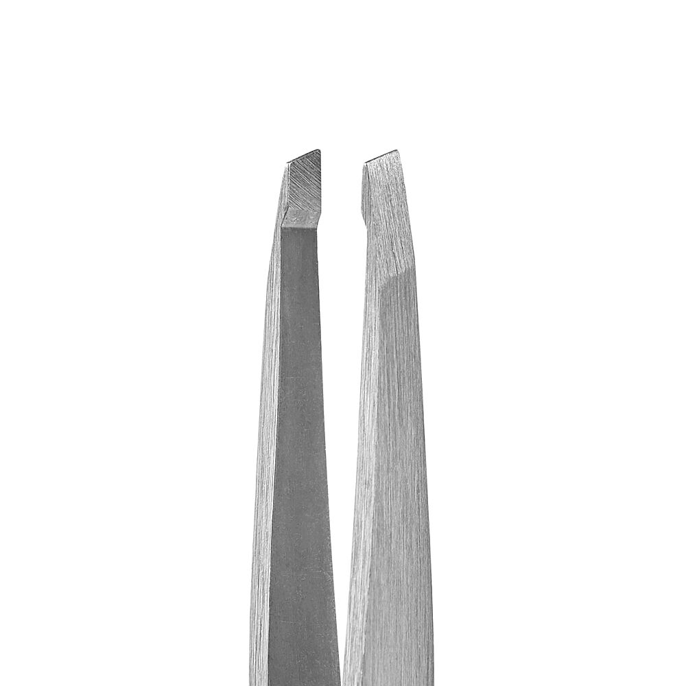 Eyebrow Tweezer With Slanted Tip - Product Image 3